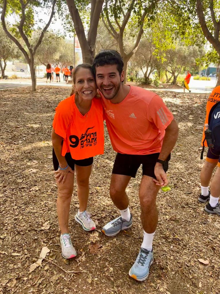 אוריין עם משתתף באימון קוגניטיבי מוטורי